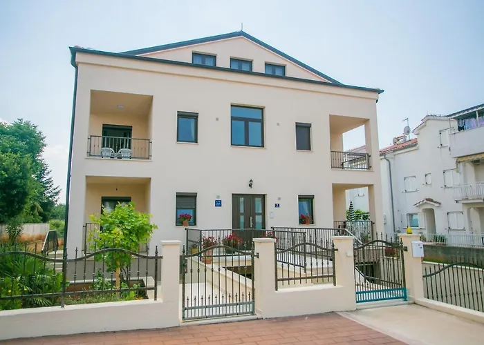 בית הארחה Sara